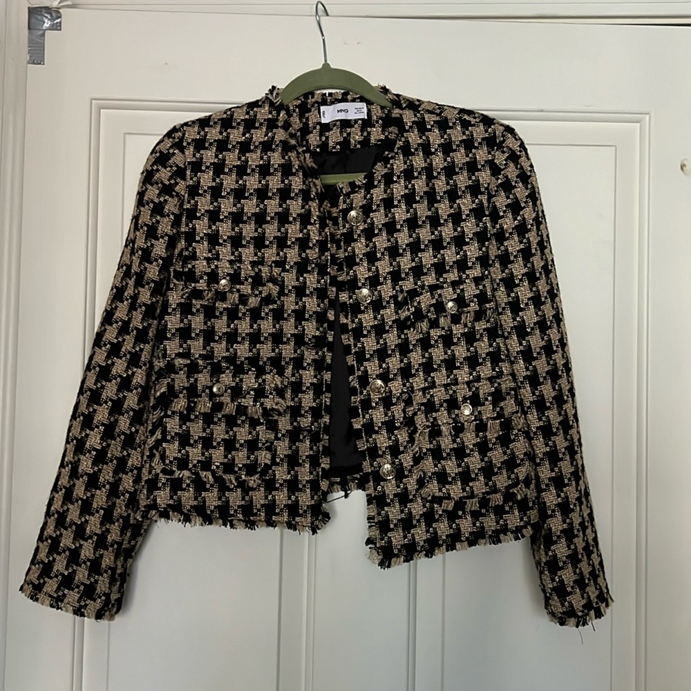 Tweed jacket skirt matching set.